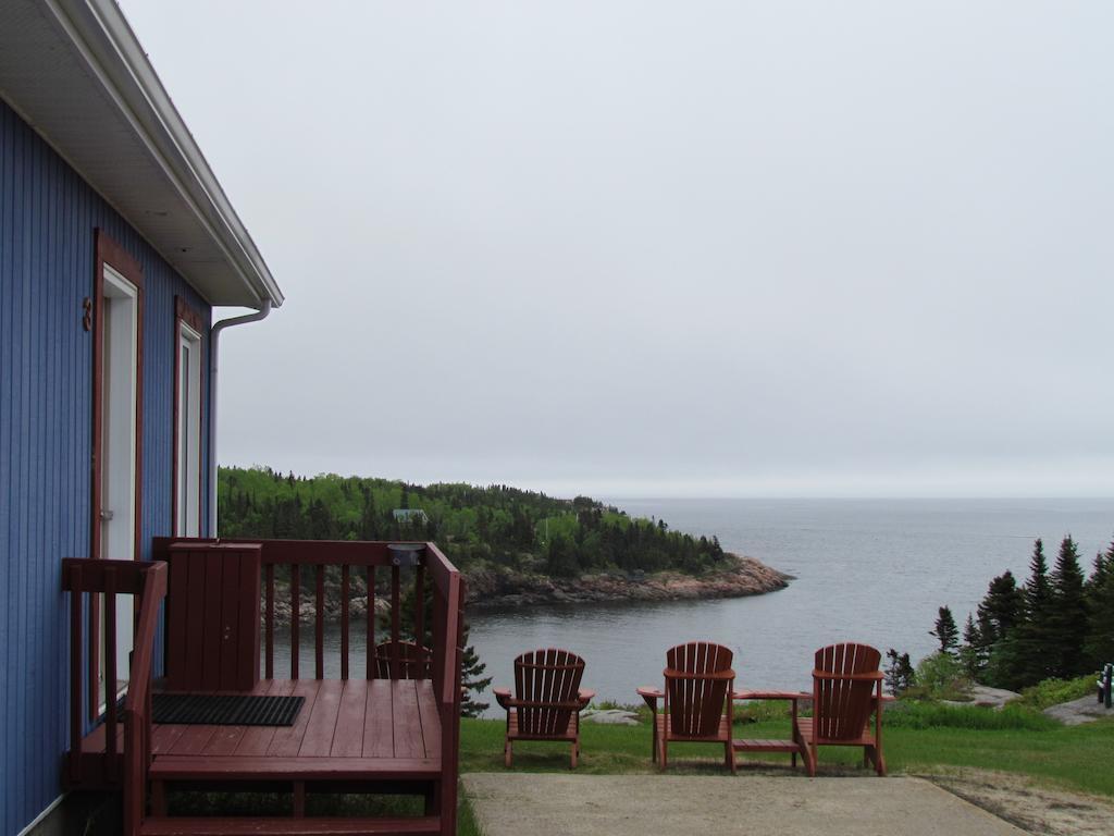 Les Chalets Au Bord De La Mer Les Escoumins Habitación foto