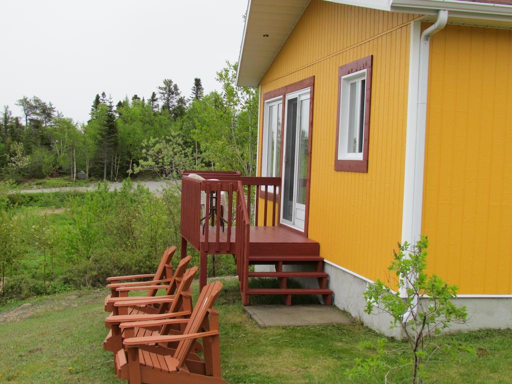 Les Chalets Au Bord De La Mer Les Escoumins Habitación foto